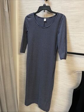 Old Navy Navy and white striped 3/4 length sleeve dress